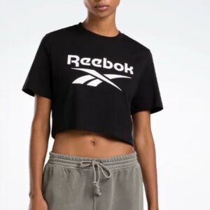 Reebok Big Logo Cropped T-Shirt